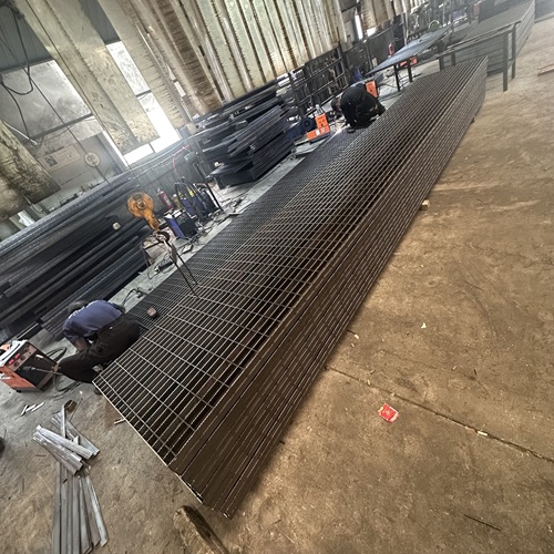 钢格板使用寿命短的原因有哪些