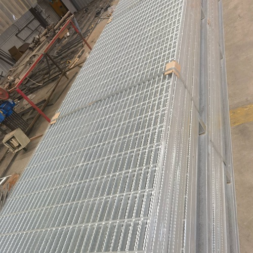 钢格板在临时工程中的灵活应用